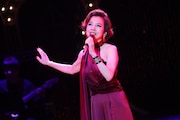 「Nostalgic Cabaret」より、霧矢大夢。