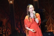 「Nostalgic Cabaret」より、星風まどか。