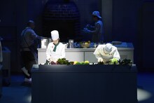 新橋演舞場シリーズ第11回公演 東京喜劇 熱海五郎一座「黄昏のリストランテ ～復讐はラストオーダーのあとで～」より。