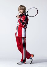 泰江和明扮する入江奏多。