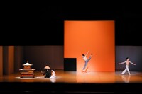 東京バレエ団「M」より。（Photo by Kiyonori Hasegawa）