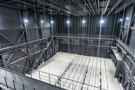 キャットウォークから見た舞台の様子。