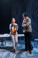 劇団俳優座 No.359「PERFECT」より。（撮影：坂内太）