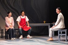 劇団俳優座 No.359「PERFECT」より。（撮影：坂内太）