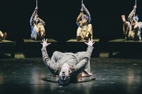 大駱駝艦 壺中天 舞踏公演 田村一行「うず 螺旋とリズム」より。（撮影：腰山大雅）