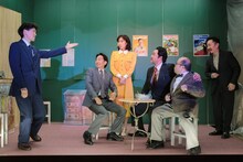 シアターランポン本公演 vol.3「R.U.R.」より。（撮影：ホンダアヤノ）