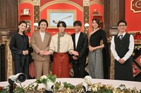 「黄金のワンスプーン！」より。左から月城かなと、尾上松也、宮舘涼太、坂本昌行、森星、柴田英嗣。