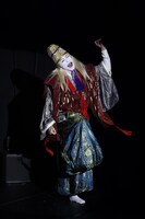 花組ヌーベル ミュージカル「平家蟹」浜組より。（撮影：古元道広）