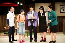 動物電気 2025初夏公演「愛一輪 バカの花」より。（撮影：明田川志保）