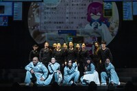 舞台「W3 ワンダースリー」より。（撮影：岡千里）