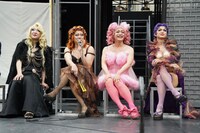 ミュージカル「ジェイミー」の取材会より。左から石川禅、岸祐二、泉見洋平、渡辺大輔。