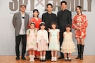 ミュージカル「SPY×FAMILY」アーニャ役4人お披露目、森崎ウィン・平方元基は固い握手交わす