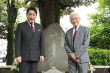 左から中村芝翫、中村萬壽。