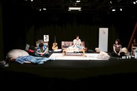 餓鬼の断食 vol.4.5「スイッチ」「対岸は、火事。」より。（撮影：
松本尚大）