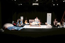 餓鬼の断食 vol.4.5「スイッチ」「対岸は、火事。」より。（撮影：
松本尚大）