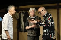 流山児★事務所 創立40周年記念公演 平田俊子作品連続上演「夜の左側」より。（撮影：横田敦史）