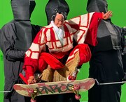 パルコグランバザールとPARCO PRODUCE 2025 三谷文楽「人形ぎらい」のタイアップCM撮影の様子。