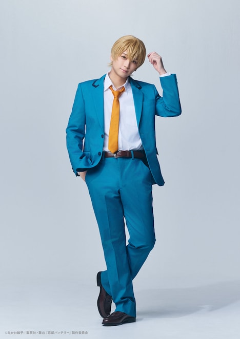 荒牧慶彦扮する要圭の制服姿。
