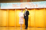 OSK日本歌劇団「レビュー 夏のおどり」取材会より、翼和希（右）と千咲えみ（左）。