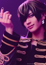 酒寄楓太扮する四十物十四。