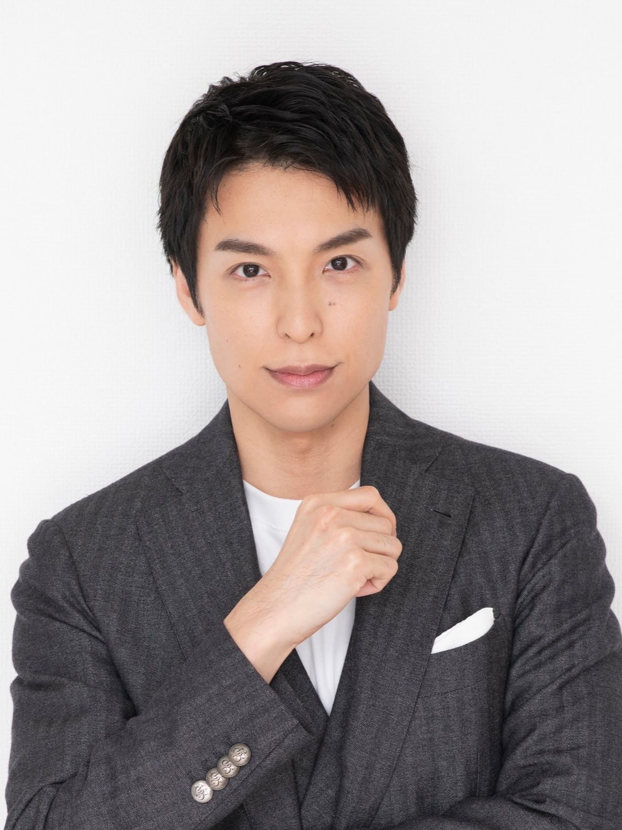 海宝直人、フジテレビ系の新ドラマ「小さい頃は、神様がいて」のCMナレーション担当