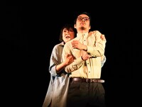 舞台「みんな鳥になって」より。（撮影：細野晋司）