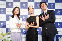 新国立劇場バレエ団「ジゼル」ロンドン公演に向けた記者発表より。左から吉田都、米沢唯、井澤駿。