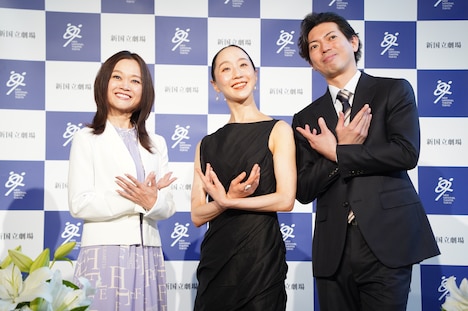 新国立劇場バレエ団「ジゼル」ロンドン公演に向けた記者発表より。左から吉田都、米沢唯、井澤駿。