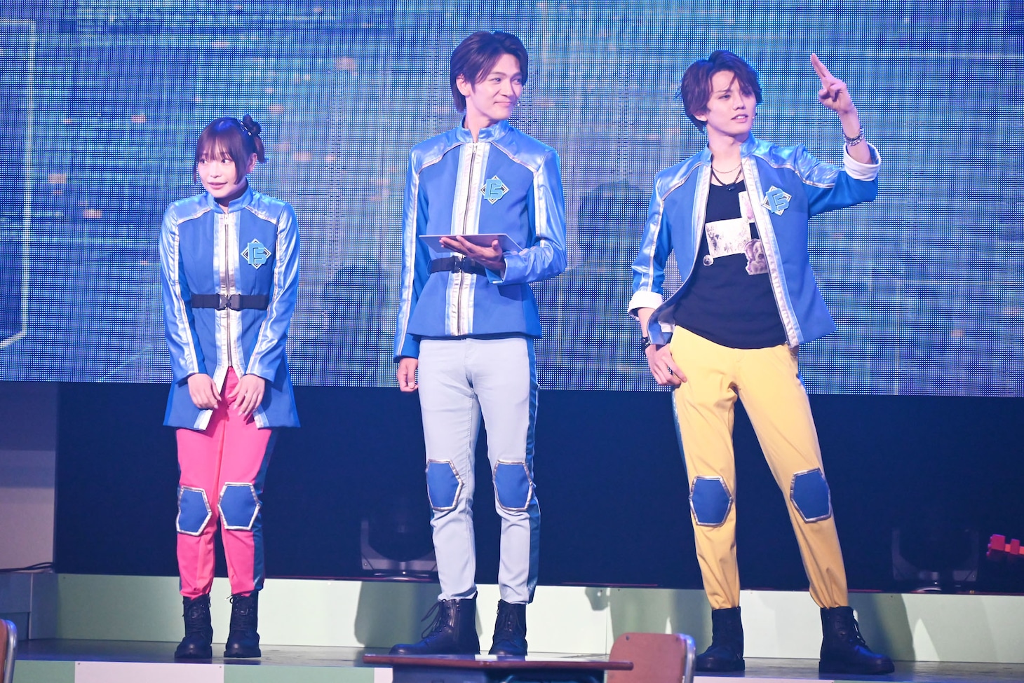 舞台「ビットワールド THE STAGE」より。