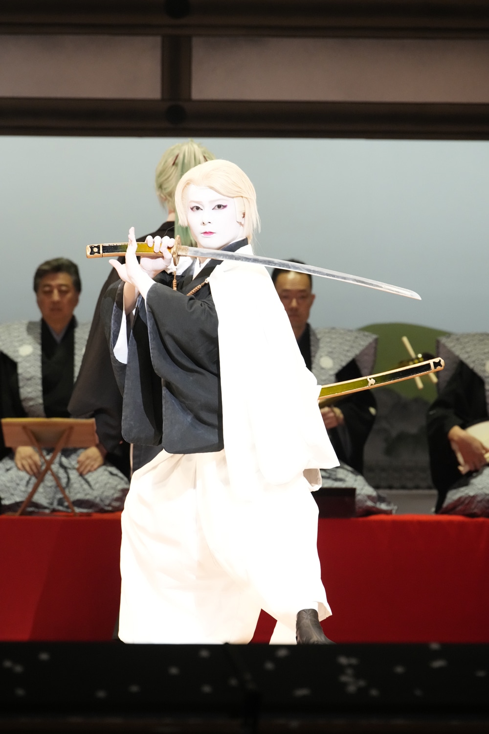 歌舞伎「刀剣乱舞 東鑑雪魔縁」より、中村莟玉演じる髭切。
