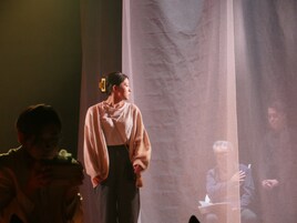 「集団芸」を念頭に、三俣婦人会「鯉つかみそこねて、春。うらら」開幕