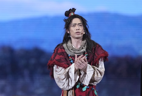 「氷艶 hyoen 2025 -鏡紋の夜叉-」より。©︎氷艶hyoen2025