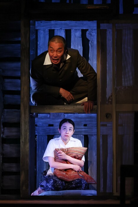 こまつ座 第154回公演「父と暮せば」より。（撮影：宮川舞子）