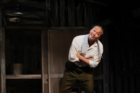 こまつ座 第154回公演「父と暮せば」より。（撮影：宮川舞子）