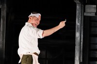 こまつ座 第154回公演「父と暮せば」より。（撮影：宮川舞子）