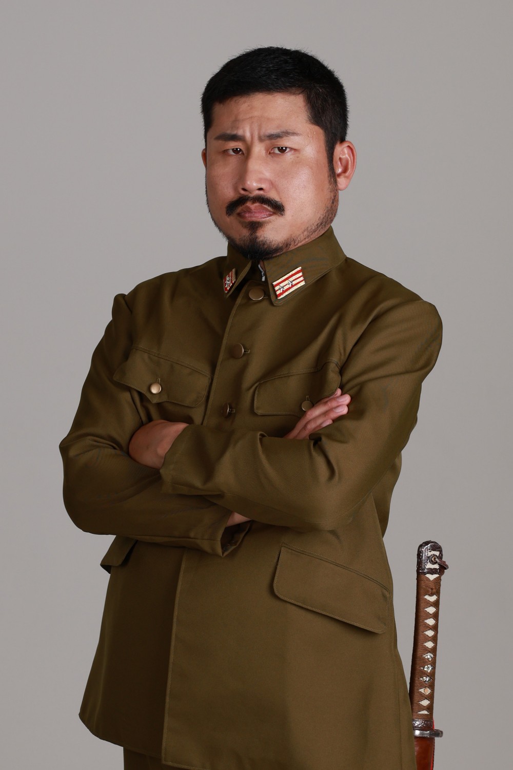 高木健扮する高櫛中佐。