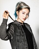 野邑光希扮するデルフィー