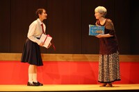 シベリア少女鉄道 vol.38「ギフト オア アライブ ～ふれあい夏祭り～」より。（撮影：木村洋一）