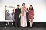 映画「夏の砂の上」ティーチインイベントより、左から玉田真也、オダギリジョー、髙石あかり。