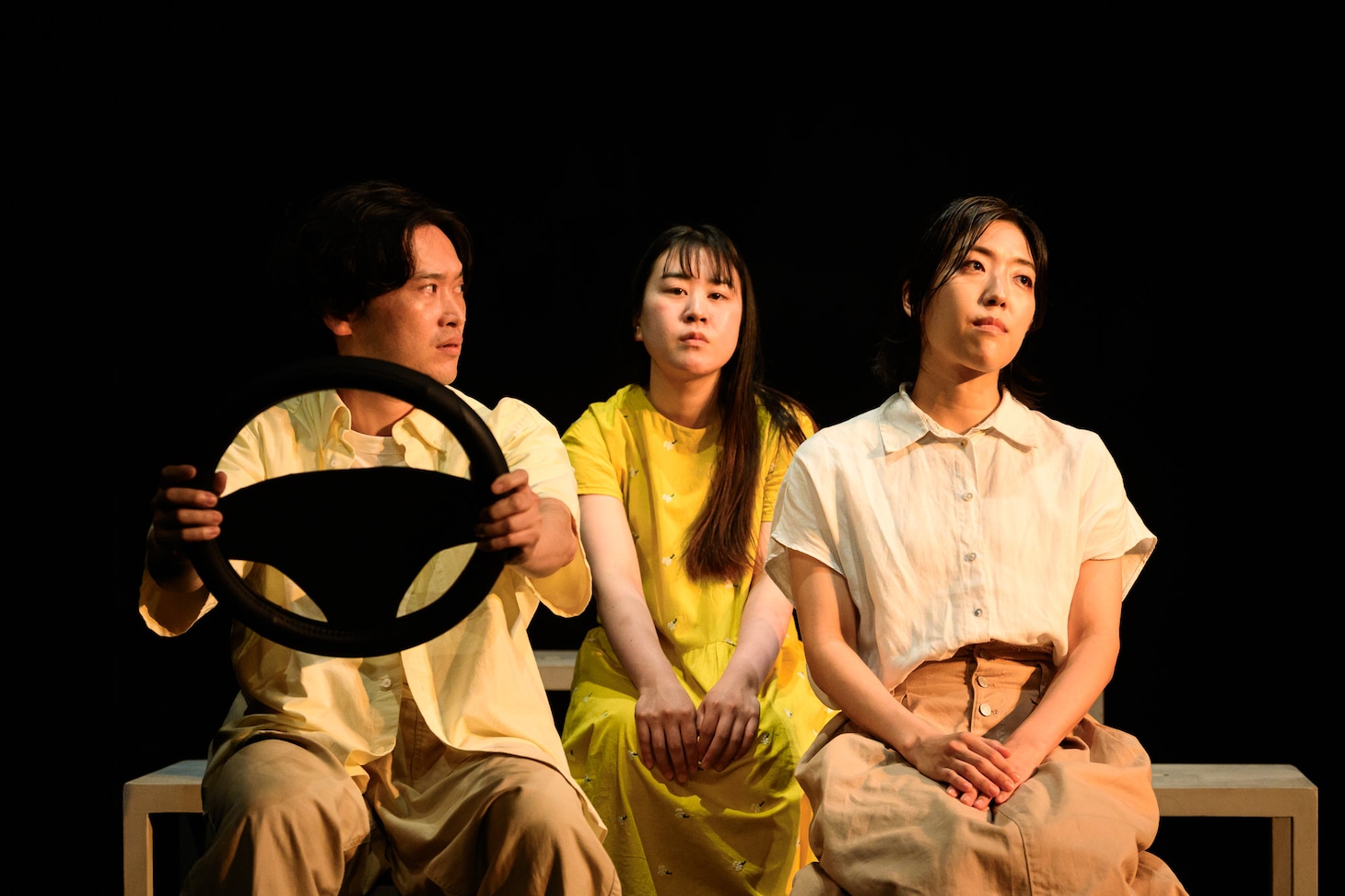 桃尻犬本公演「グロリアストラベル」より。（撮影：塚田史香）