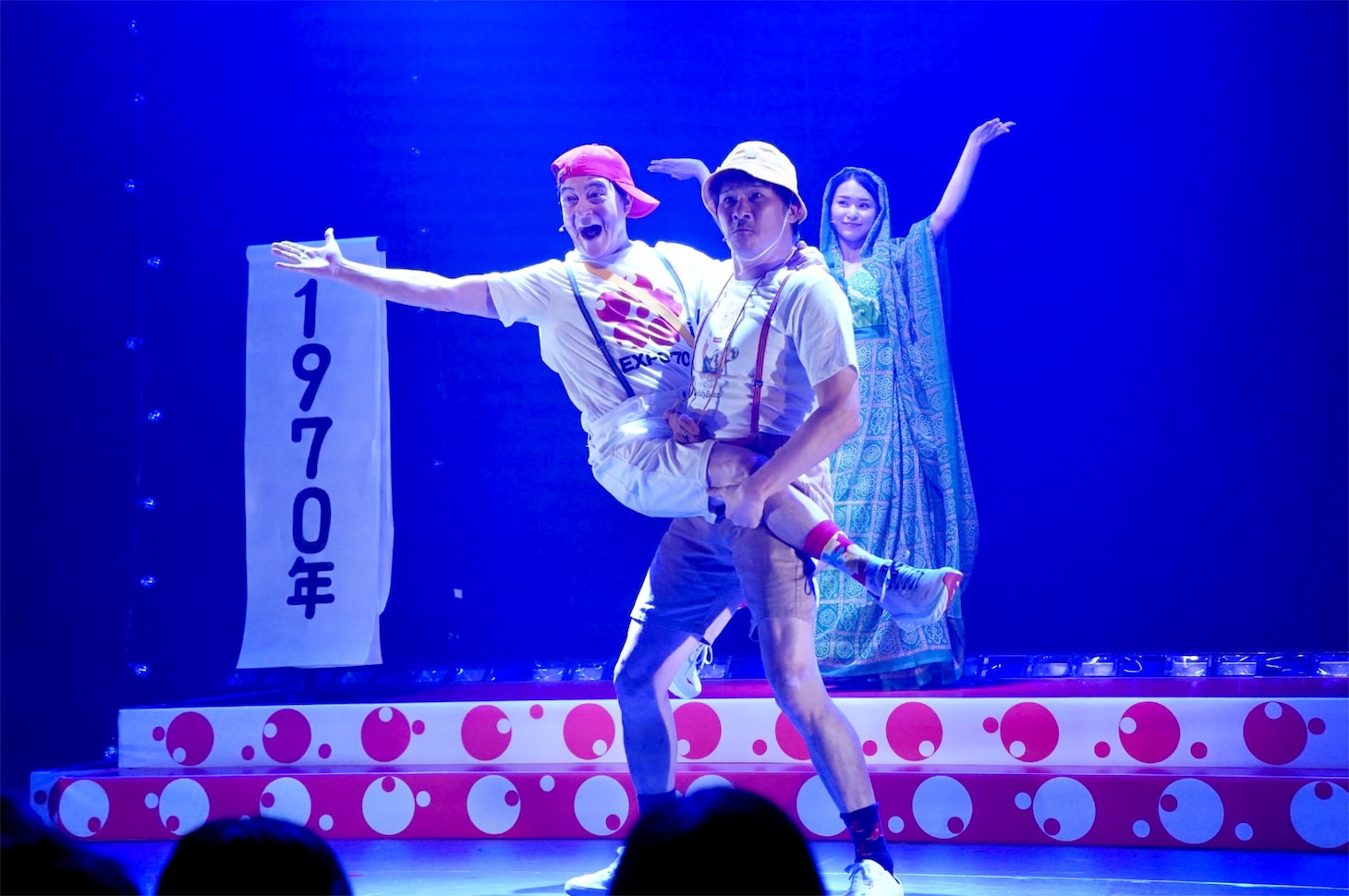 漫才ミュージカル「なにわシーサー’s」公開舞台稽古より。