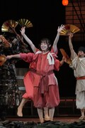 舞台「千と千尋の神隠しSpirited Away」上海公演より、橋本環奈出演回の様子。