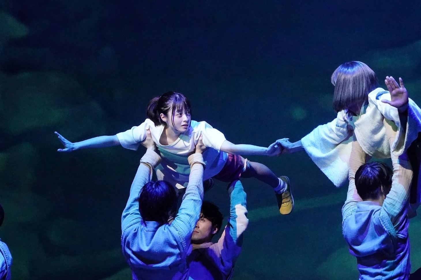 舞台「千と千尋の神隠しSpirited Away」上海公演より、橋本環奈出演回の様子。