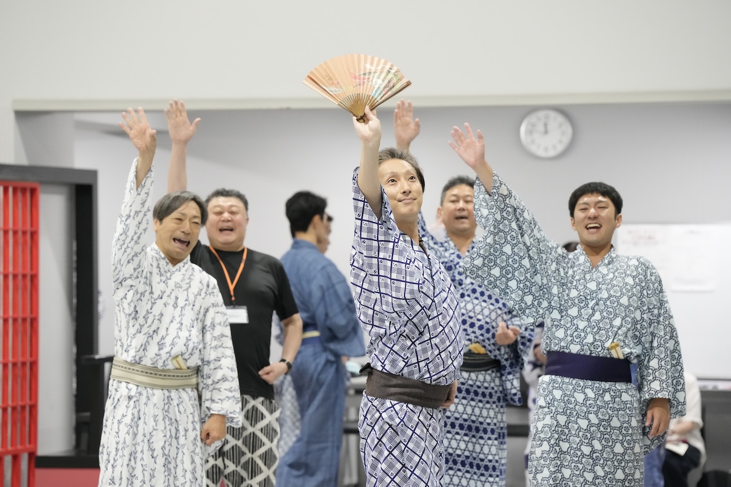 「野田版 研辰の討たれ」稽古の様子。