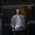 長崎の街に雨が降る…映画「夏の砂の上」クライマックスシーンの場面写真公開