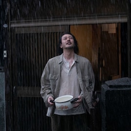 長崎の街に雨が降る…映画「夏の砂の上」クライマックスシーンの場面写真公開