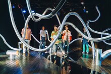 ムニ新作公演「始まりの終わり」より。（撮影：志賀耕太）