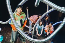 ムニ新作公演「始まりの終わり」より。（撮影：志賀耕太）