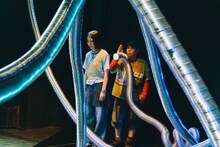 ムニ新作公演「始まりの終わり」より。（撮影：志賀耕太）