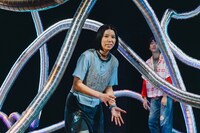 ムニ新作公演「始まりの終わり」より。（撮影：志賀耕太）